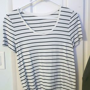 Black and white stripped tee